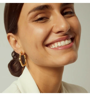 Boucles D'oreilles Créoles Laurel, Marque CXC | Bijoux Totem 4 Boucles D'oreilles Créoles Laurel, Marque CXC | Bijoux Totem – Image 2