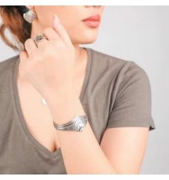 Bracelet Jonc Mirja, Marque Ori Tao | Bijoux Totem 8 Bracelet Jonc Mirja, Marque Ori Tao | Bijoux Totem -Montres bracelet Soldes ori tao bracelet mirja 2