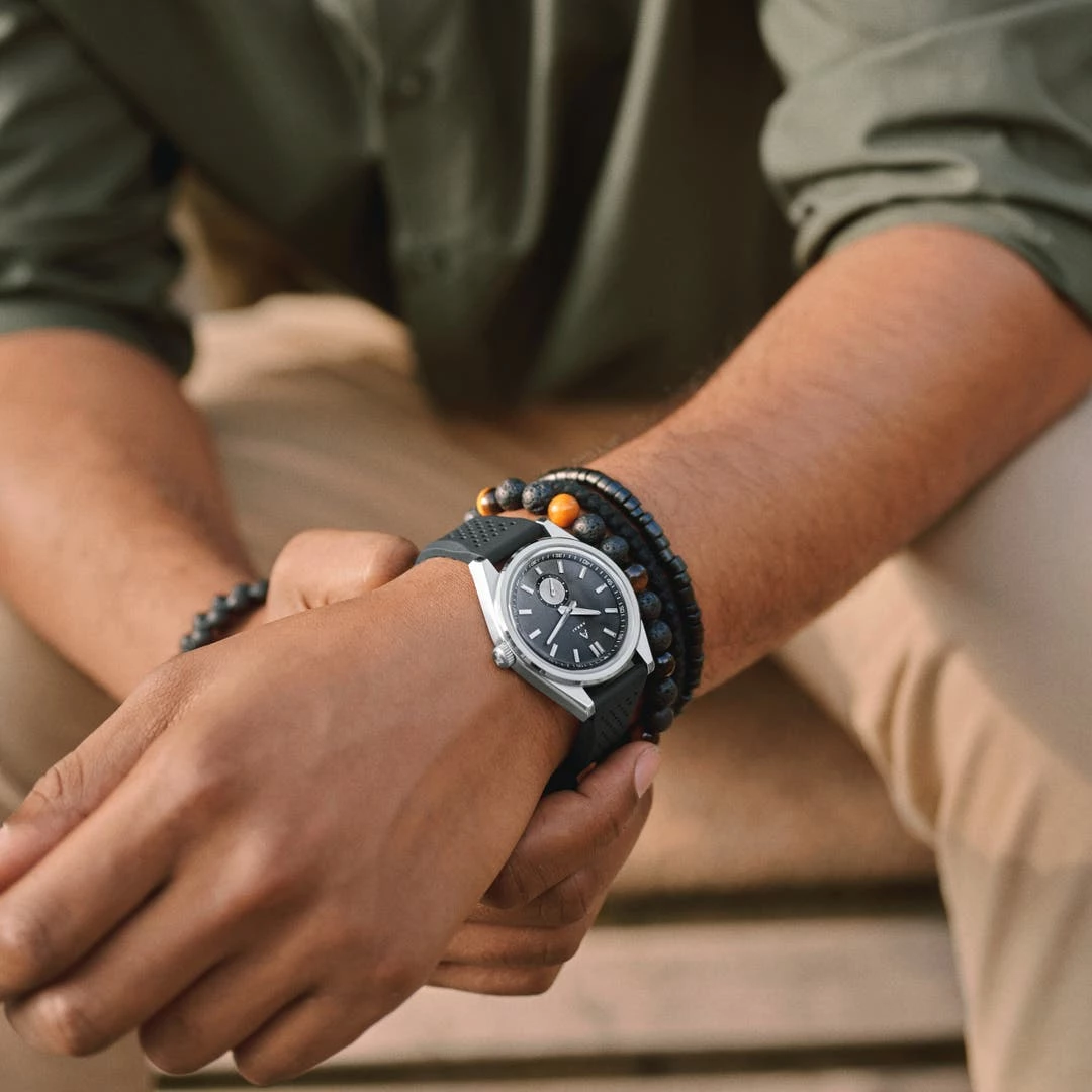 Arkai Mond | Montre Meteorite En Acier Inoxydable Argenté Et Gris 6 Arkai Mond | Montre Meteorite En Acier Inoxydable Argenté Et Gris – Image 4