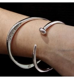 Bracelet Jonc Clou, Marque SECRET DE CUIR | Bijoux Totem -Montres bracelet Soldes secret de cuir bracelet jonc 1