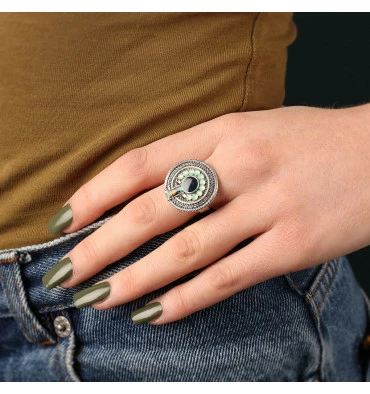 Bague Ronde Ajustable Madame Rêve, Marque Taratata Bijoux | Bijoux Totem. 4 Bague Ronde Ajustable Madame Rêve, Marque Taratata Bijoux | Bijoux Totem. – Image 2