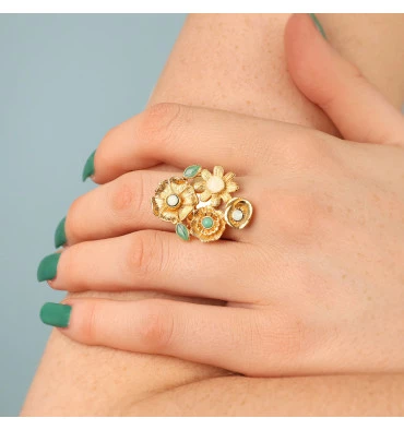 Bague Fleur Ajustable Paradis, Marque Taratata Bijoux |Bijoux Totem. 4 Bague Fleur Ajustable Paradis, Marque Taratata Bijoux |Bijoux Totem. – Image 2