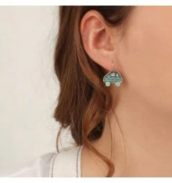 Dormeuses Mille Bornes, Marque Taratata Bijoux | Bijoux Totem -Montres bracelet Soldes taratata bijoux dormeuses mille bornes 1